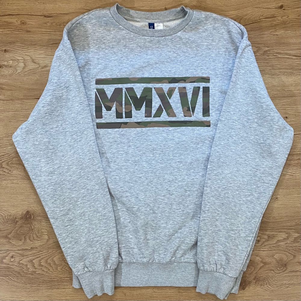 H&M Crewneck Sweatshirt SizeMedium